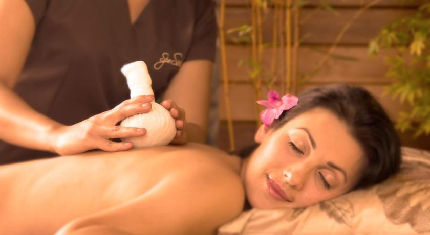Westport Plaza Hotel, Spa & Leisure