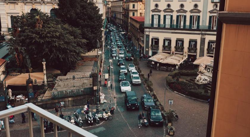 Vista Piazza dei Martiri - image 3