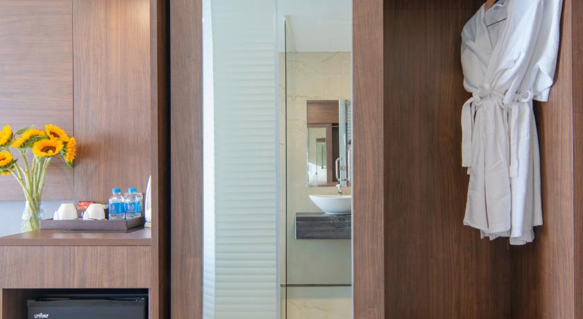 Foto Kamar Deluxe Double dengan Pemandangan Sebagian Laut (Deluxe Partial Sea View Double Room) 14