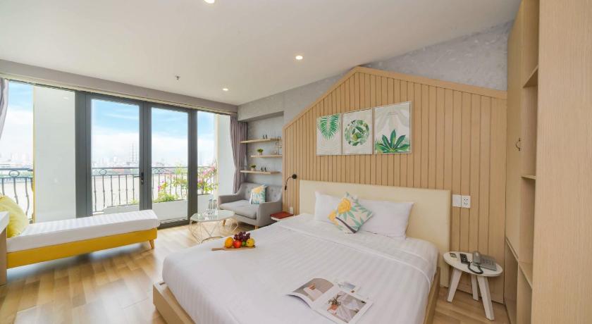 Image of Suite with Balcony 6
