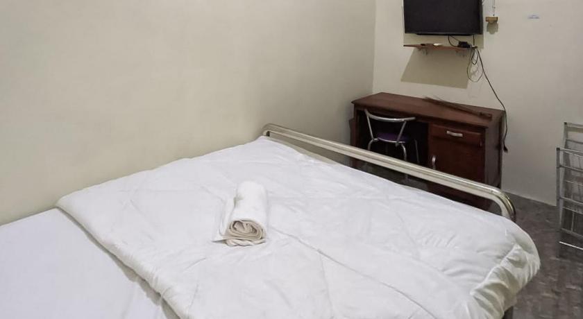 OYO 93987 Suropati 2 Guest House - image 43