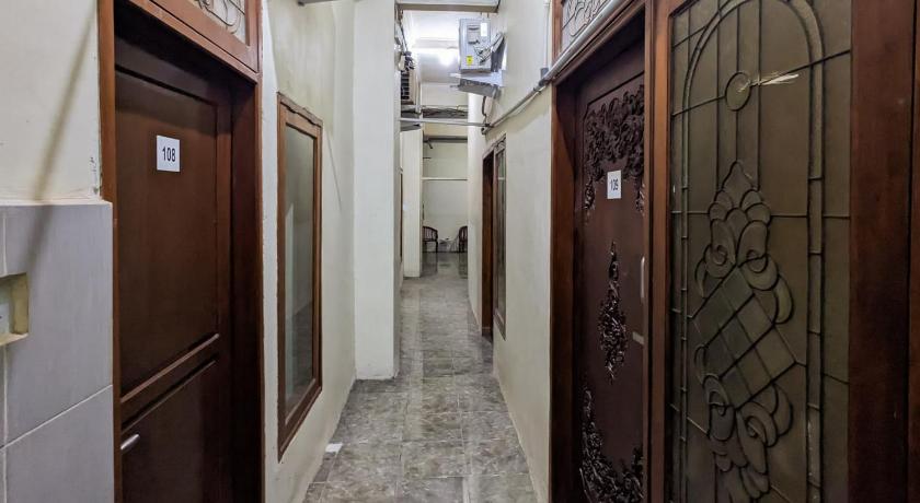 OYO 93987 Suropati 2 Guest House - image 10