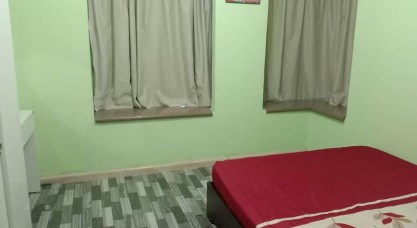 コタキナバル Inap Damai UUC Homestay 3つ星 ゲストハウス プール