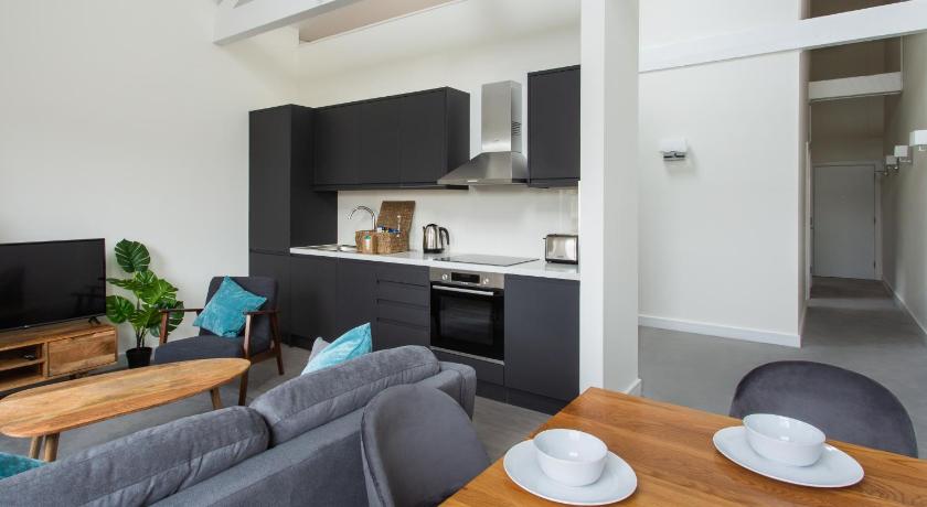 Queen's Park by Viridian Apartments - main image