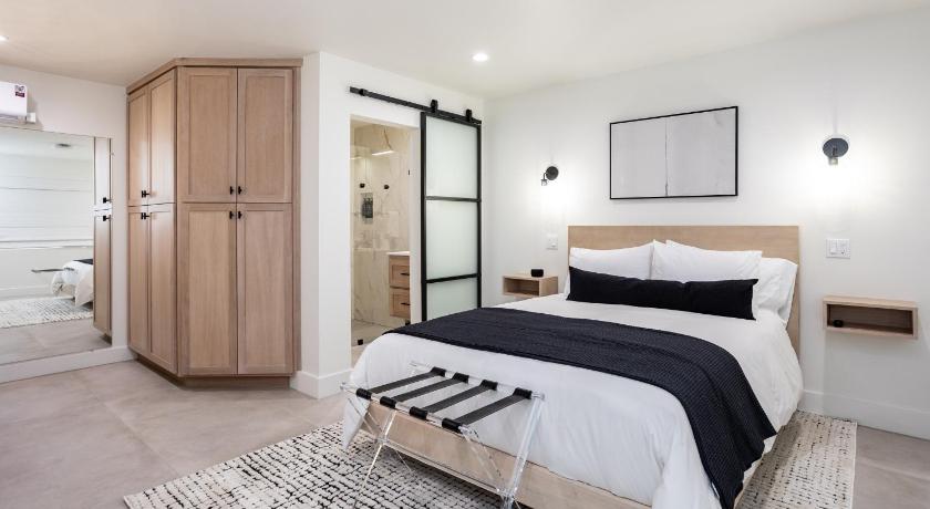 Modesto Hotel Bayit 5-Star Accommodation pool