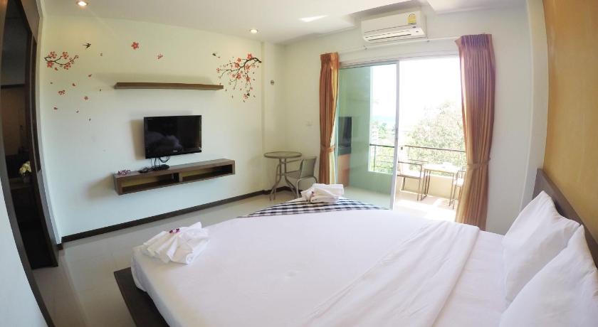 Image of Deluxe King Double Room 5