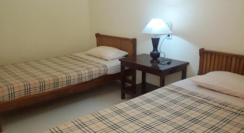 Image of Standard Twin Bed with Fan 10