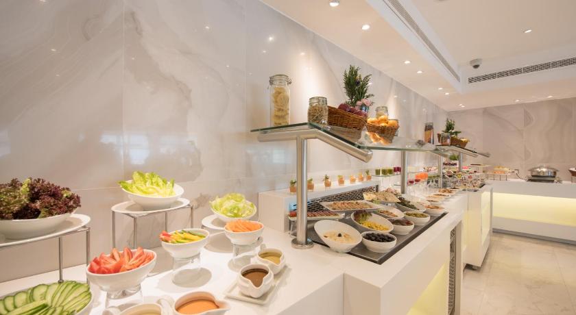 Hawthorn Suites by Wyndham Abu Dhabi City Center - image 13