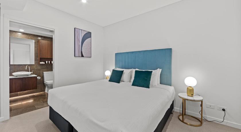 Image of 2-Bedroom Sky High View Compact Apartment with 1 Bathroom 7