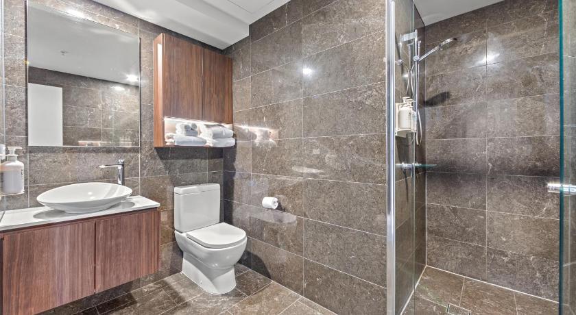 Image of 2-Bedroom Sky High View Compact Apartment with 1 Bathroom 13
