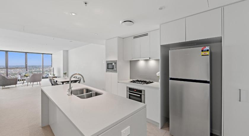 Image of 2-Bedroom Sky High View Apartment with 2 Bathrooms 16