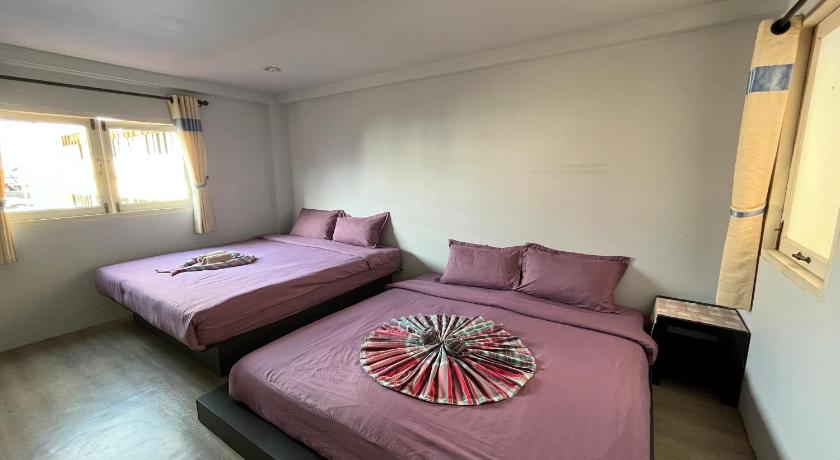 Image of Quadruple Room with Bathroom 6