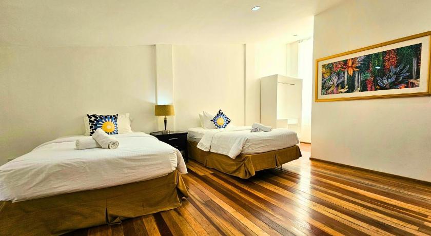 Image of Four-Bedroom Luxury Apartment 7