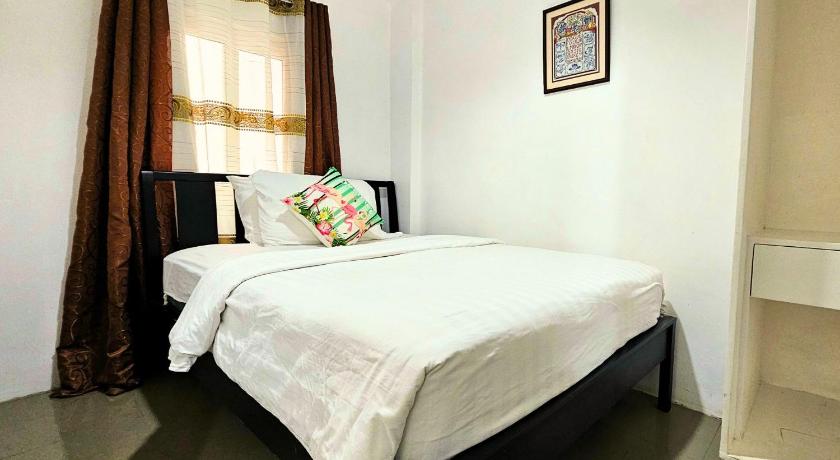 Image of Four-Bedroom Luxury Apartment 13