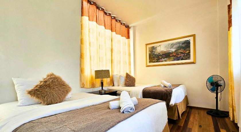 Image of Four-Bedroom Luxury Apartment 10
