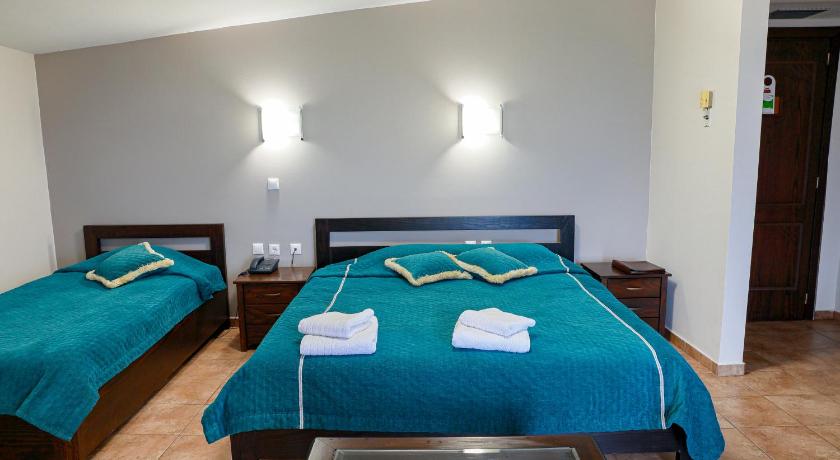 Image of Deluxe Triple Room 3