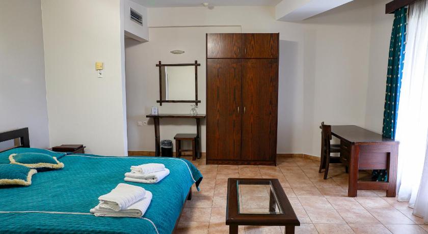 Image of Deluxe Triple Room 0