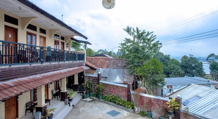 Artana Guest House By ARBA - image 3