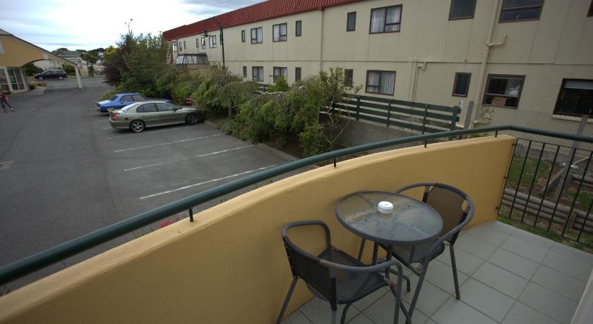 Birchwood Manor Motel photo