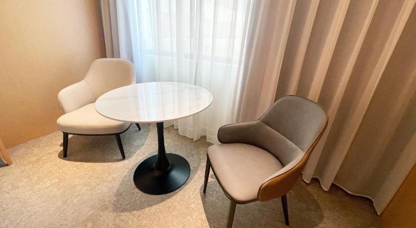 Image of Superior Plus Twin Room 7