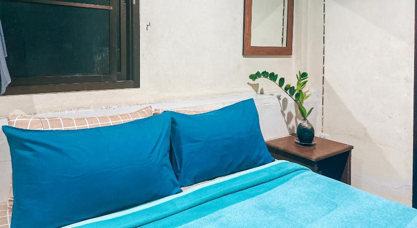 Image of One-Bedroom Bungalow 8