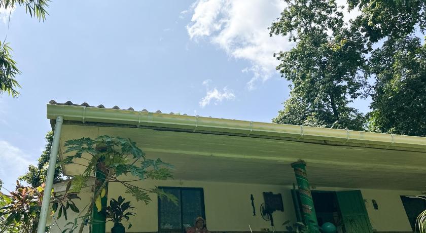 Image of Three-Bedroom House 13