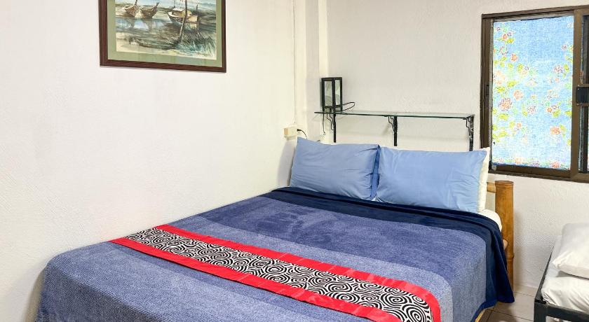 Image of Three-Bedroom House 5