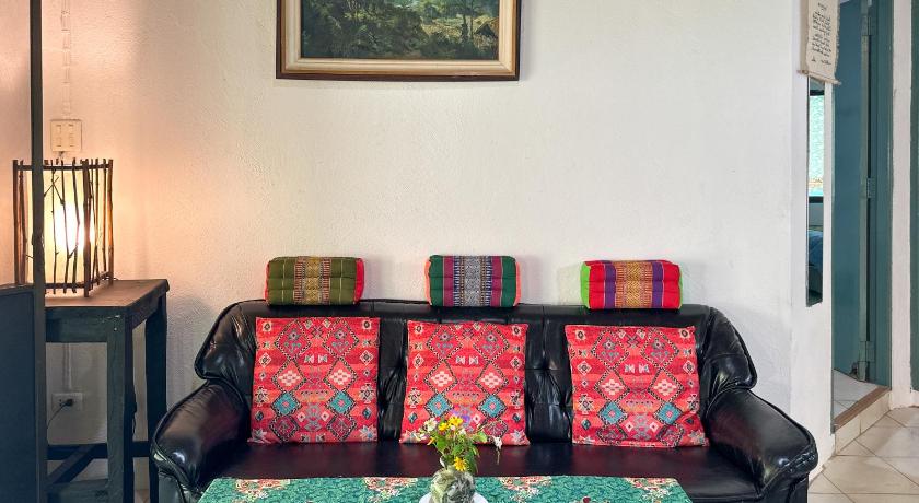 Image of Three-Bedroom House 11
