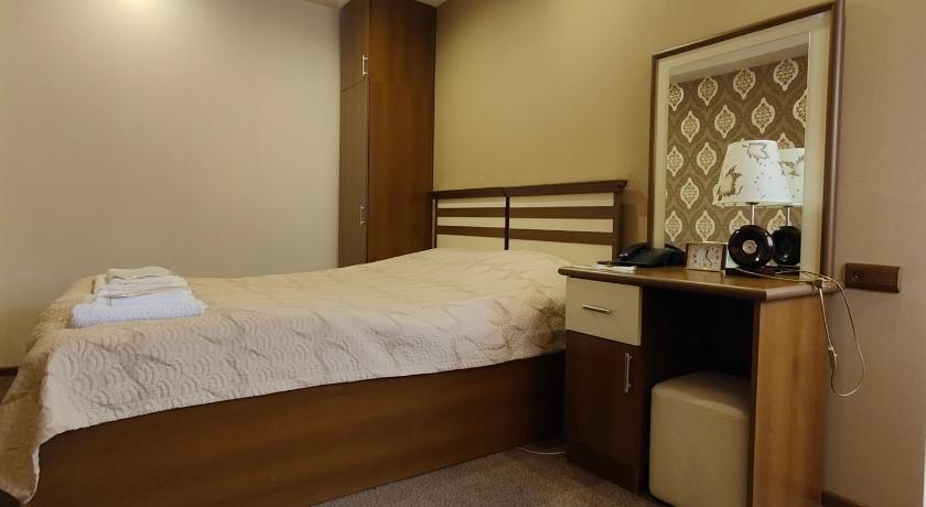 Image of Deluxe Double or Twin Room 3
