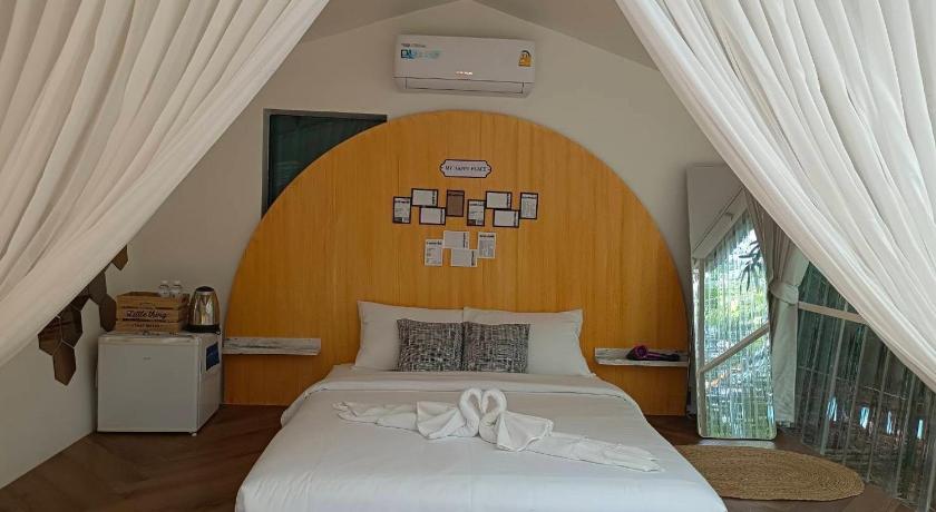 Image of Suite with Garden Terrace - Non-Smoking 9