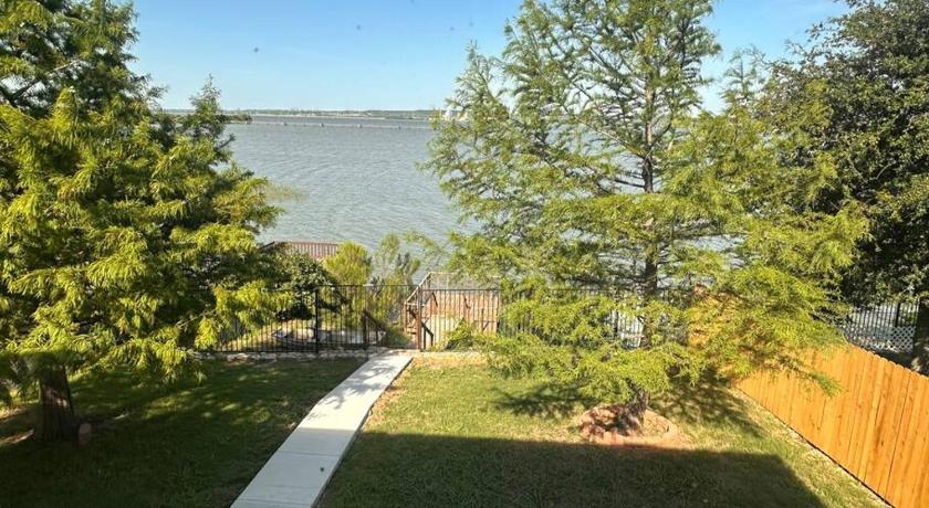 그랜드 프레리 (TX) Lake Front Home, around 15 minutes drive to AT&T and Epic Water 4성급 숙소 외관