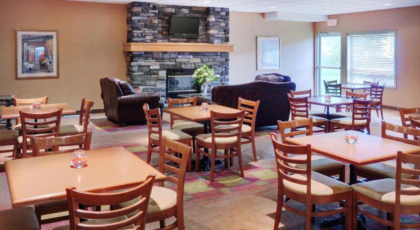 Pomeroy Inn & Suites Fort St. John