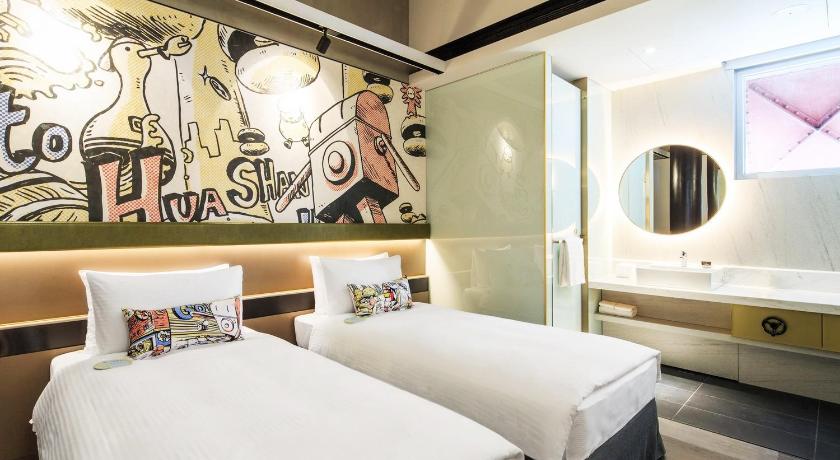 Taipei Hua Shan Din by Cosmos Creation - Huashan 1914 Creative Park 4-Star Hotel pool