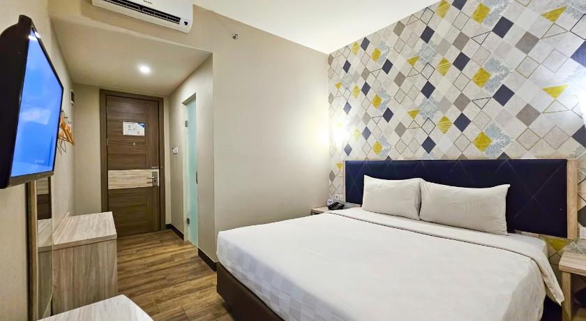 Image of Deluxe King Room 6