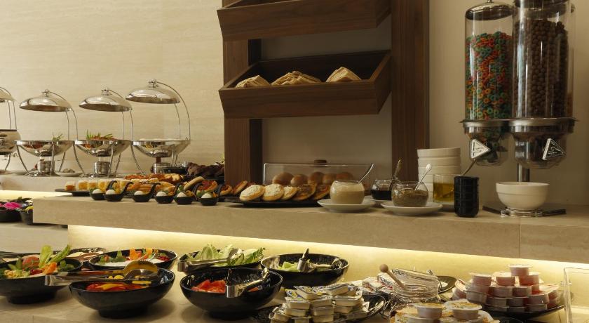 Gardens Hotel Amman - image 3