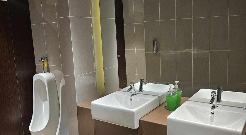 ジョホールバル Almas Suites - 1 Bedroom King w Balcony High Floor 3つ星 ゲストハウス 外観