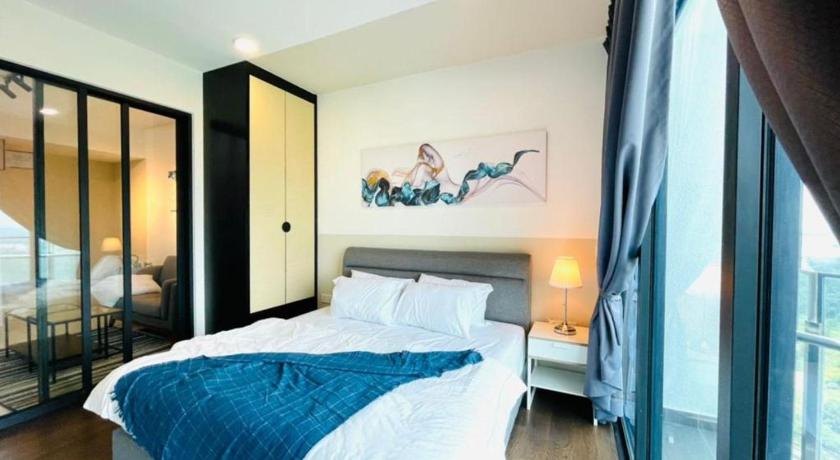 ジョホールバル Almas Suites - 1 Bedroom King w Balcony High Floor 3つ星 ゲストハウス スイート
