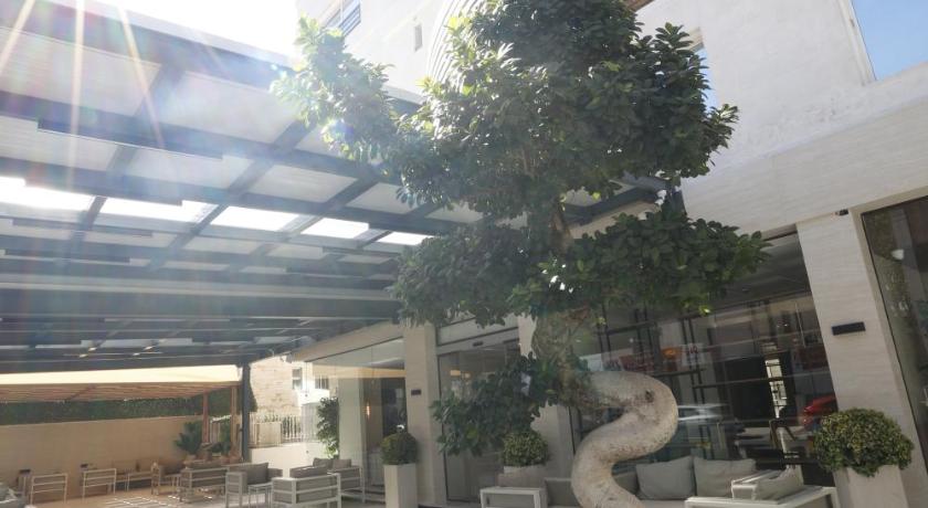 Gardens Hotel Amman - image 6