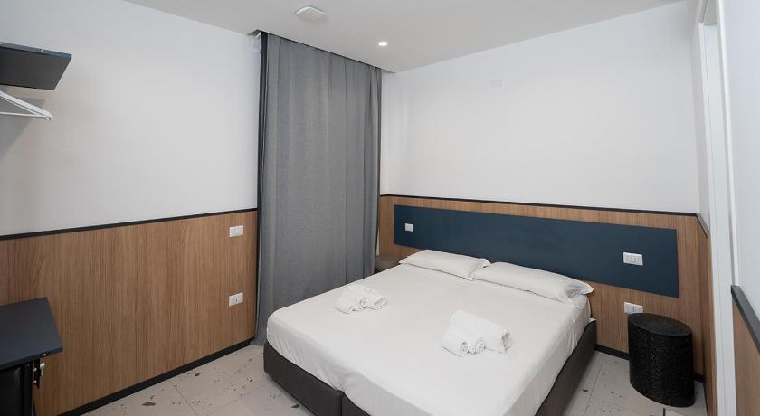 Image of Double or Twin Room with Side Sea View 6