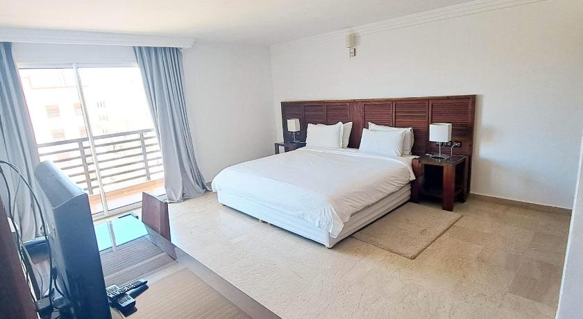 Image of Triple Room with City View 0
