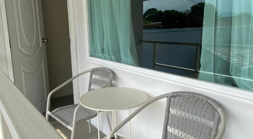 Image of Standard Triple Room 14