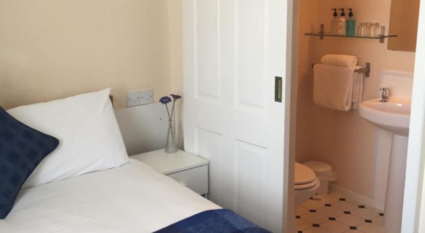 Image of Standard Double Room 4