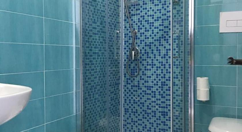 Image of Superior King Room 7