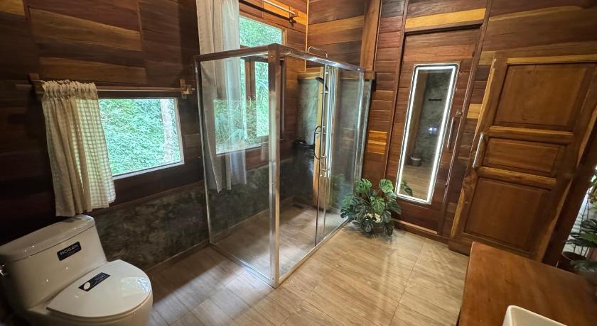 Image of Deluxe King Suite 11
