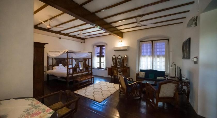 Image of Classic Suite 3