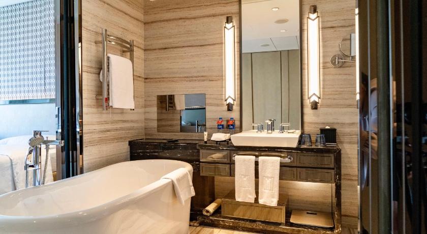 Фото: Двухместный номер Премьер с 2 кроватями (Premier Twin Room) 4