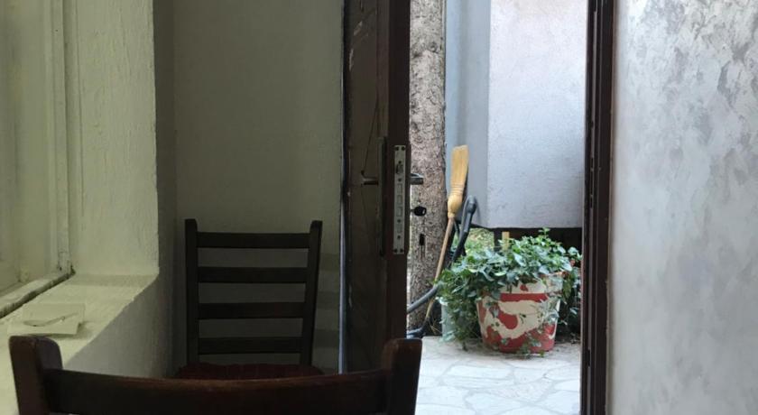 ベオグラード Near Highway free parking apartment 3つ星 シングルルーム レストラン