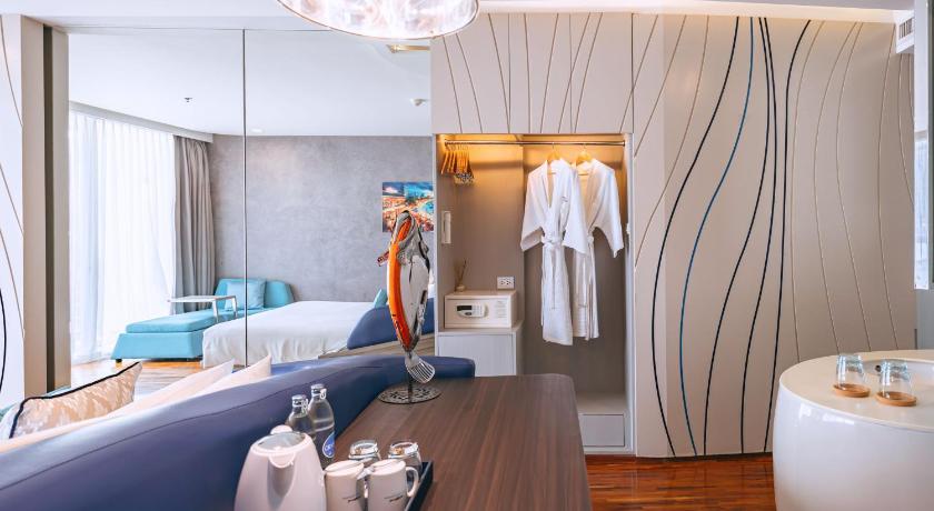 Image of Deluxe Double with Balcony 15