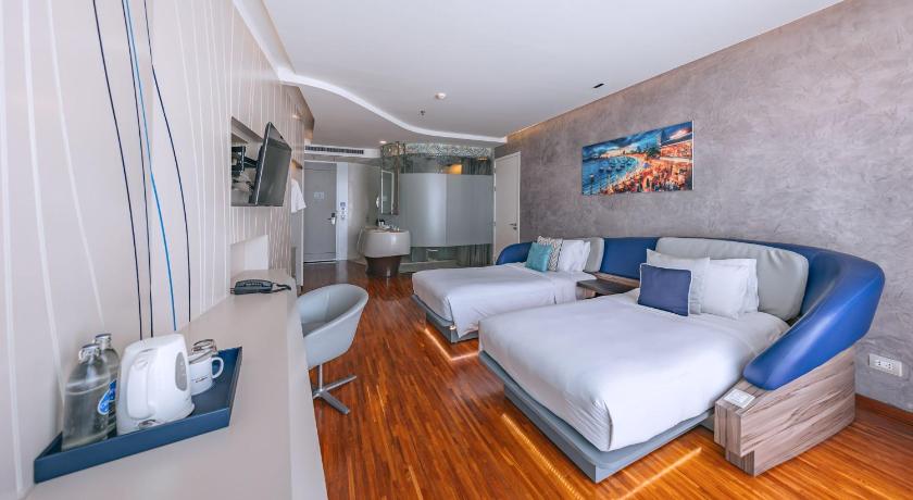 Image of Deluxe Family Room 6