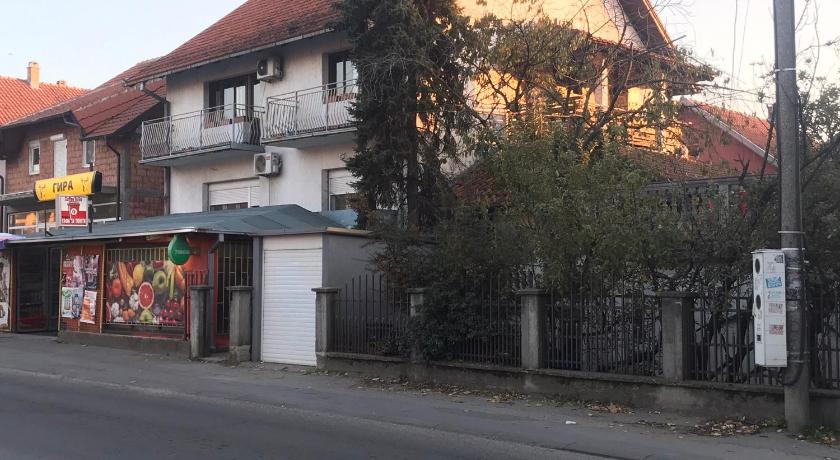 ベオグラード Near Highway free parking apartment 3つ星 シングルルーム プール